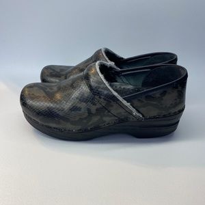 Dansko XP Pro Snakeskin Clogs US Women’s 7 Black